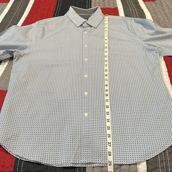 NWOT DKNY Men's Blue Patterned Dress Shirt - Picture 4 of 10